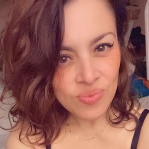 Meet your Posher, Amalia